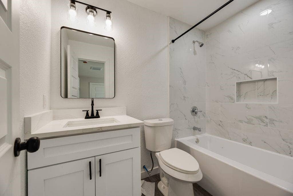 922 NE 33RD Street, Grand Prairie, TX 75050 922 NE 33RD Street, Grand Prairie, TX 75050