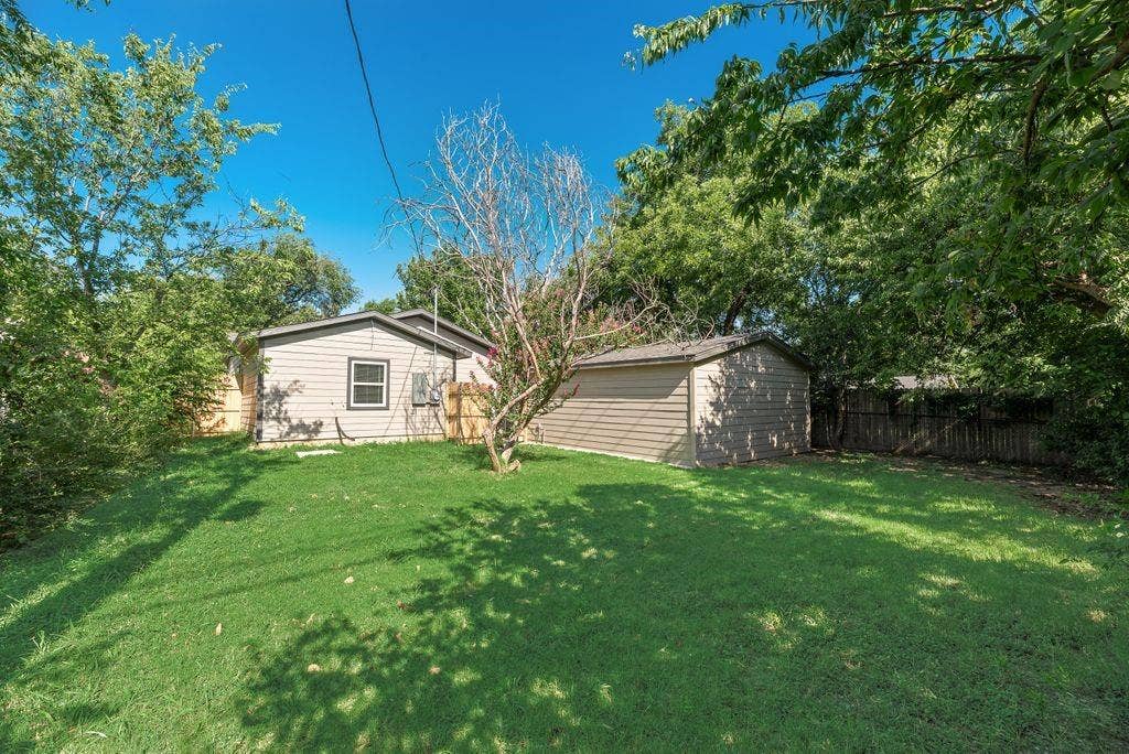 922 NE 33RD Street, Grand Prairie, TX 75050 922 NE 33RD Street, Grand Prairie, TX 75050