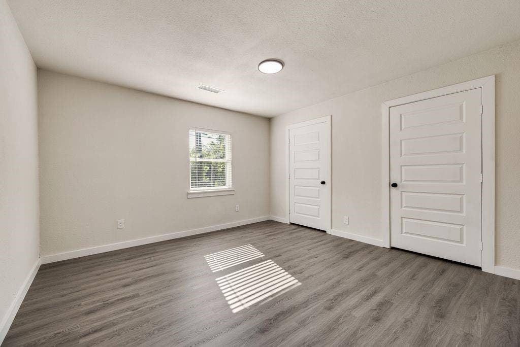 922 NE 33RD Street, Grand Prairie, TX 75050 922 NE 33RD Street, Grand Prairie, TX 75050