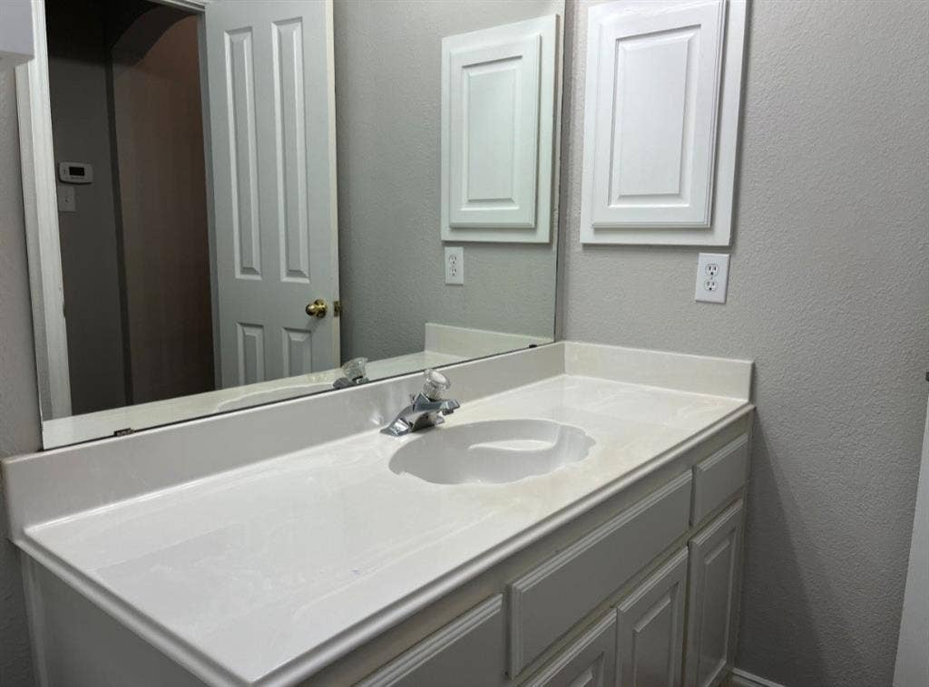2702 View Meadow, Grapevine, TX 76051 2702 View Meadow, Grapevine, TX 76051