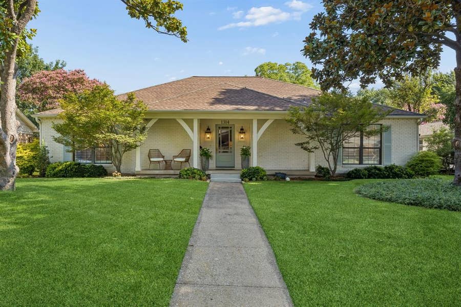 Property photo for 1314 Apache Drive, Richardson, TX