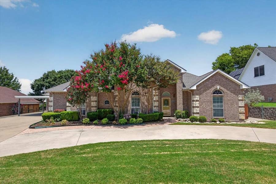 Property photo for 6224 Canyon Trail, Lake Worth, TX