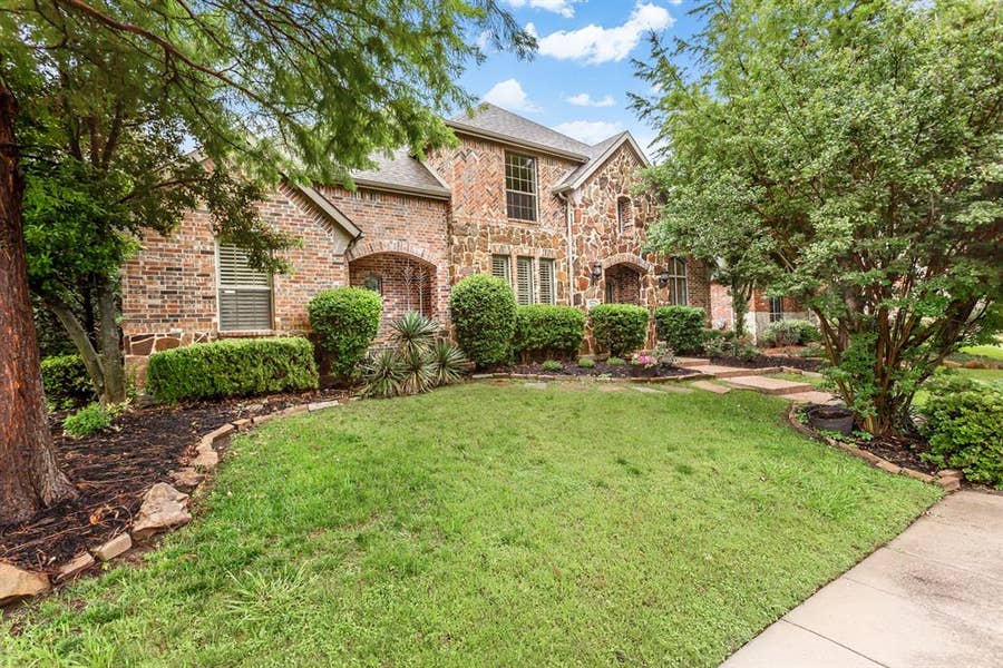 Property photo for 904 Crestmoor Drive, Allen, TX