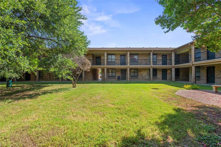 Property photo for 1214 Baylor Avenue, #111, Waco, TX