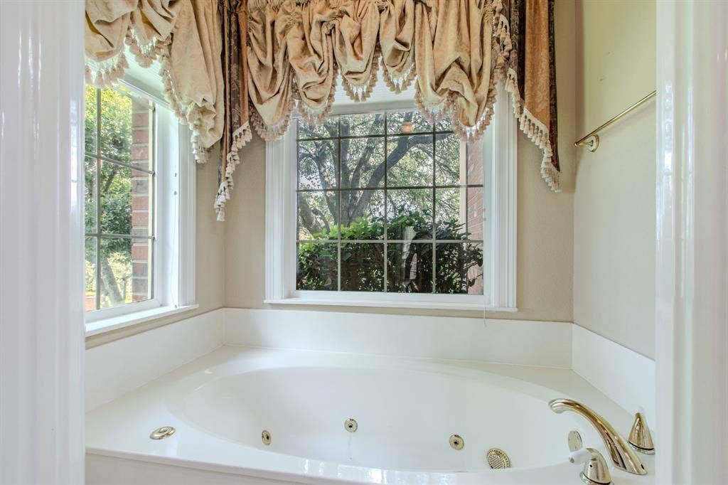 806 Forest Oaks Circle, Woodway, TX 76712 806 Forest Oaks Circle, Woodway, TX 76712