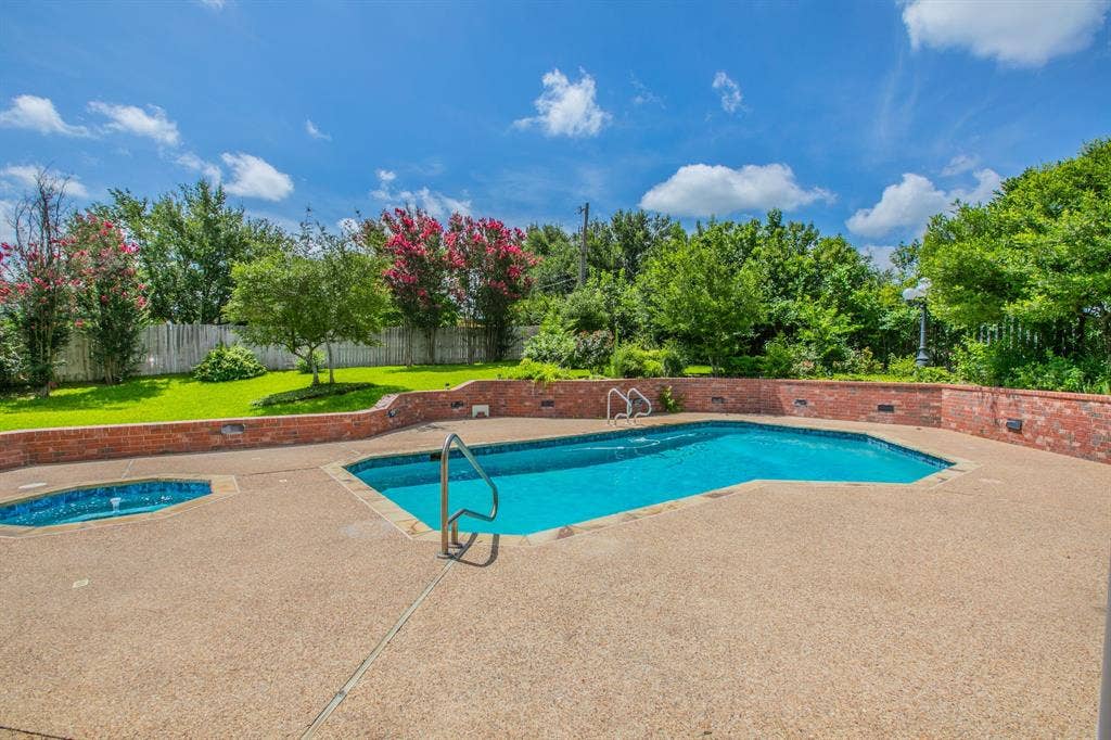 806 Forest Oaks Circle, Woodway, TX 76712 806 Forest Oaks Circle, Woodway, TX 76712