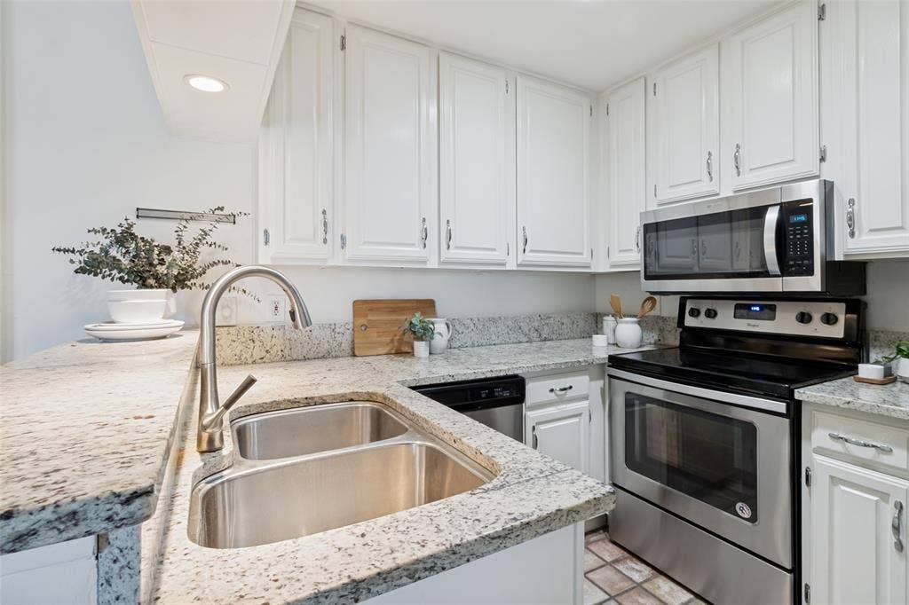 4034 Rawlins Street, #208, Dallas, TX 75219