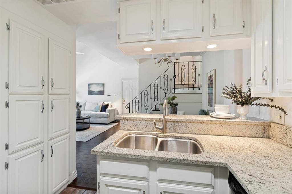 4034 Rawlins Street, #208, Dallas, TX 75219