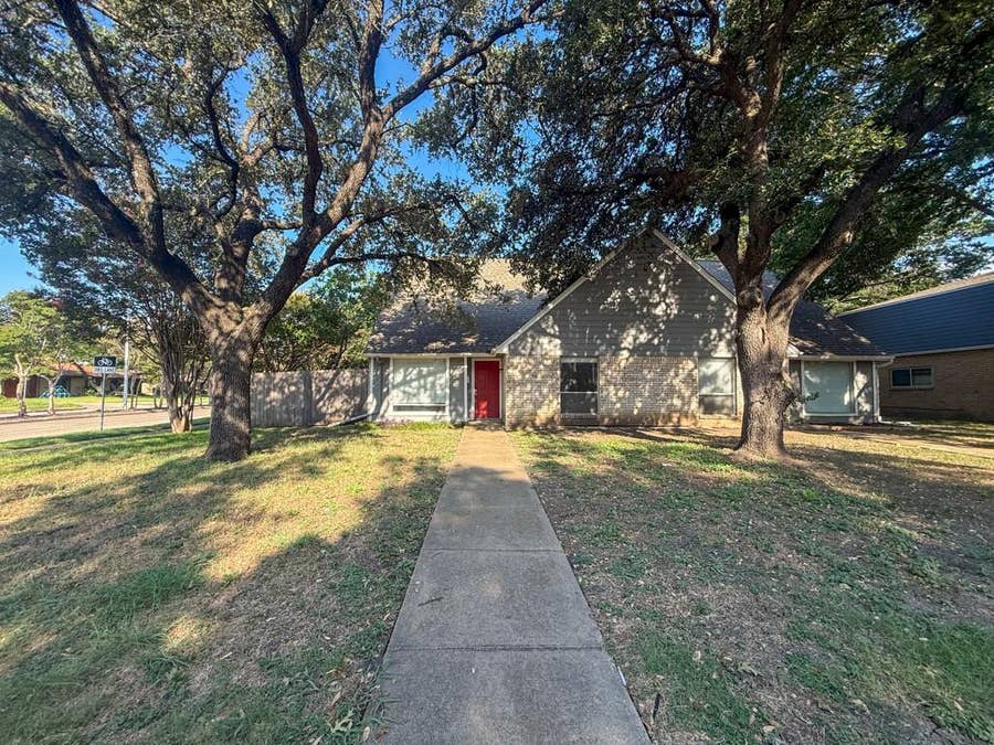Property photo for 614 Towne House Lane, Richardson, TX