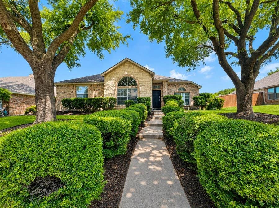 Property photo for 7700 Glenoaks Drive, Frisco, TX