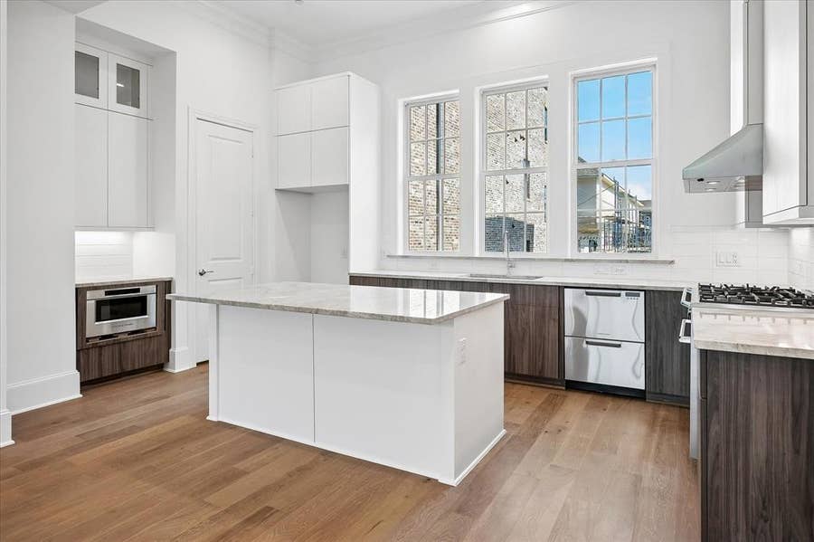 Property photo for 6019 Laurel Lane, Addison, TX