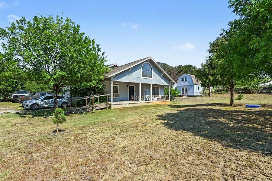 Property photo for 1060 County Road 4360, Decatur, TX