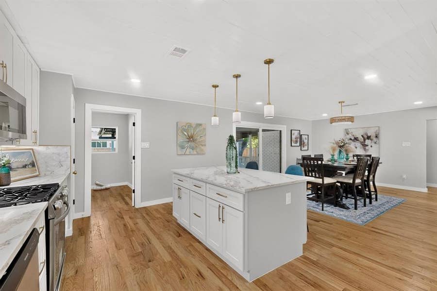 Property photo for 811 Tarryall Drive, Dallas, TX