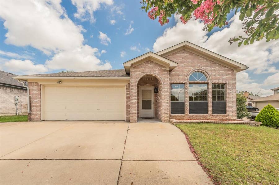 Property photo for 10212 Brea Canyon Road, Fort Worth, TX