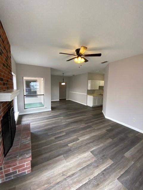 805 Melville Drive, Arlington, TX 76015 805 Melville Drive, Arlington, TX 76015