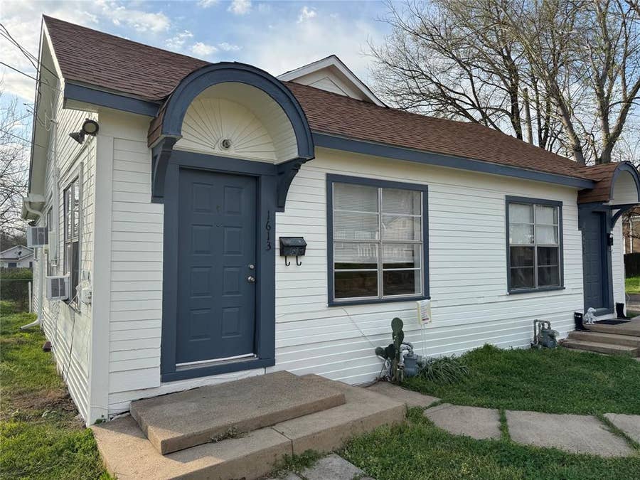 Property photo for 1613 Park Street, Commerce, TX