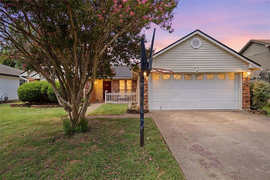 Property photo for 2105 Real Drive, Woodway, TX