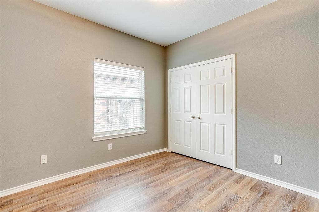 814 Walnut Street, Burleson, TX 76028 814 Walnut Street, Burleson, TX 76028