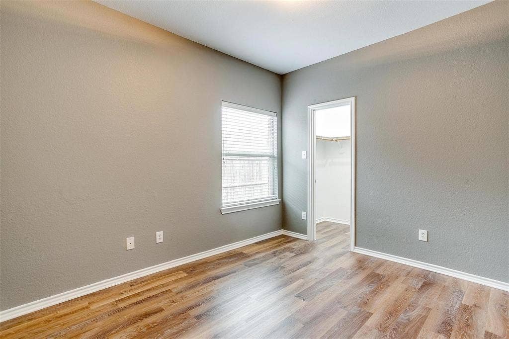 814 Walnut Street, Burleson, TX 76028 814 Walnut Street, Burleson, TX 76028