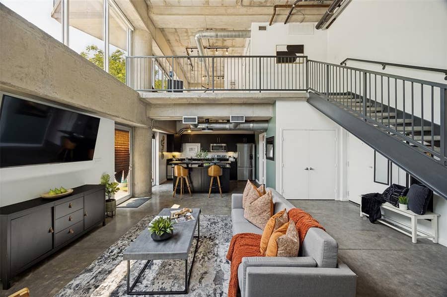 Property photo for 1001 Belleview Street, #101, Dallas, TX