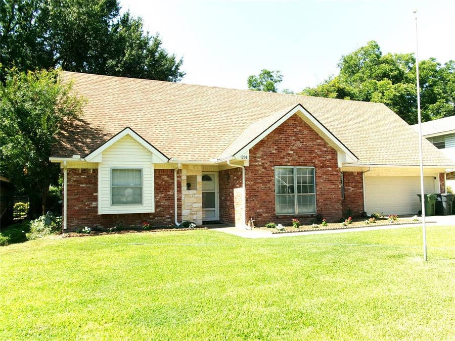 Property photo for 1208 Academy Drive, Arlington, TX