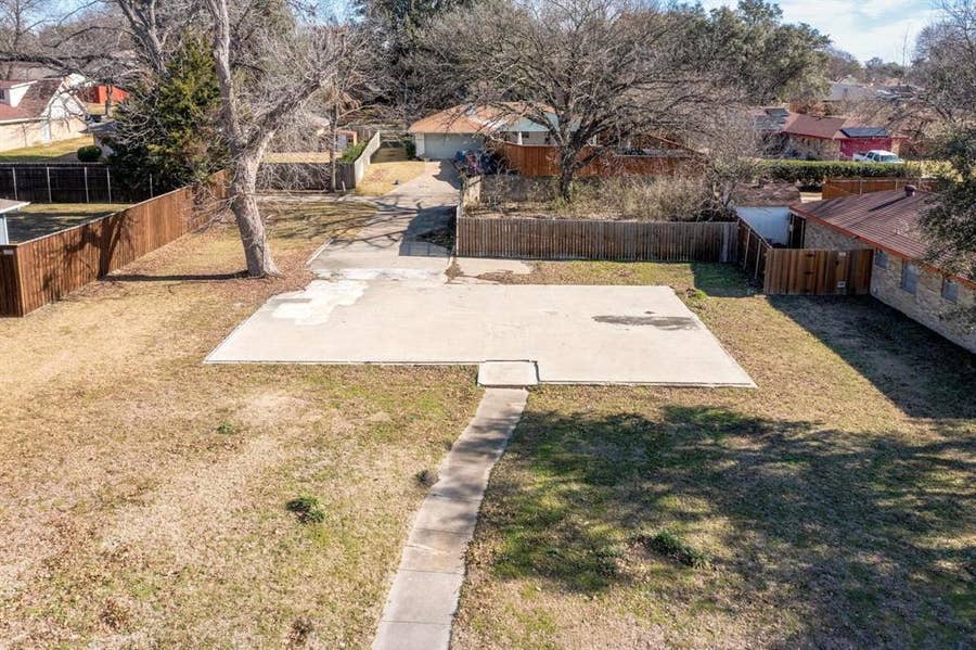 Property photo for 1022 Westlake Drive, DeSoto, TX