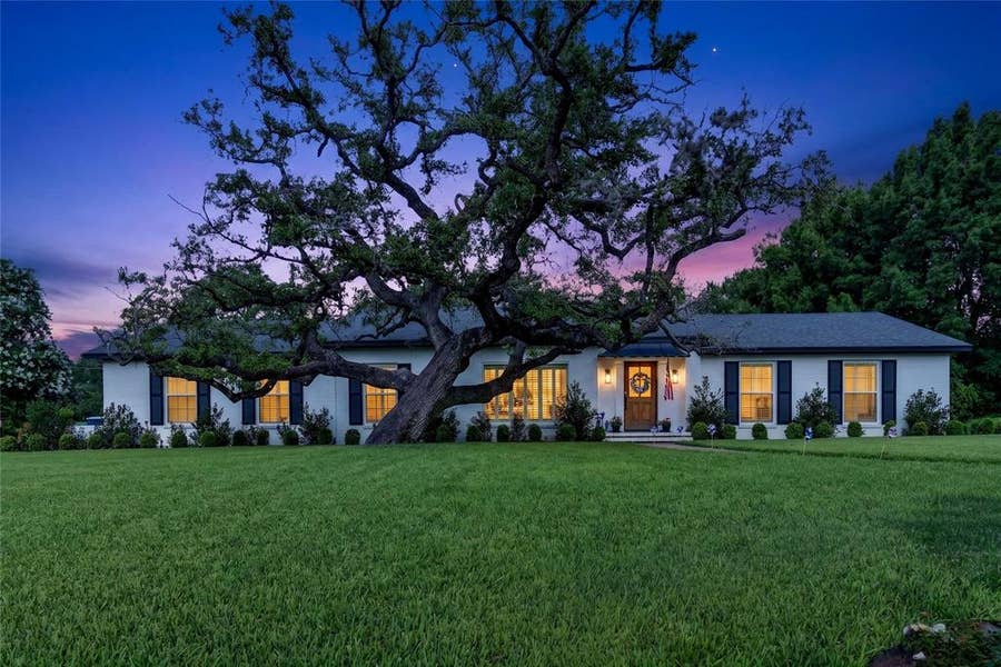 Property photo for 1600 Royal Oaks Drive, Waco, TX