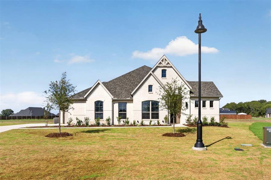 Property photo for 451 Creamer Court, Waxahachie, TX
