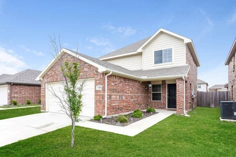 Property photo for 1600 Mark Lane, Ennis, TX