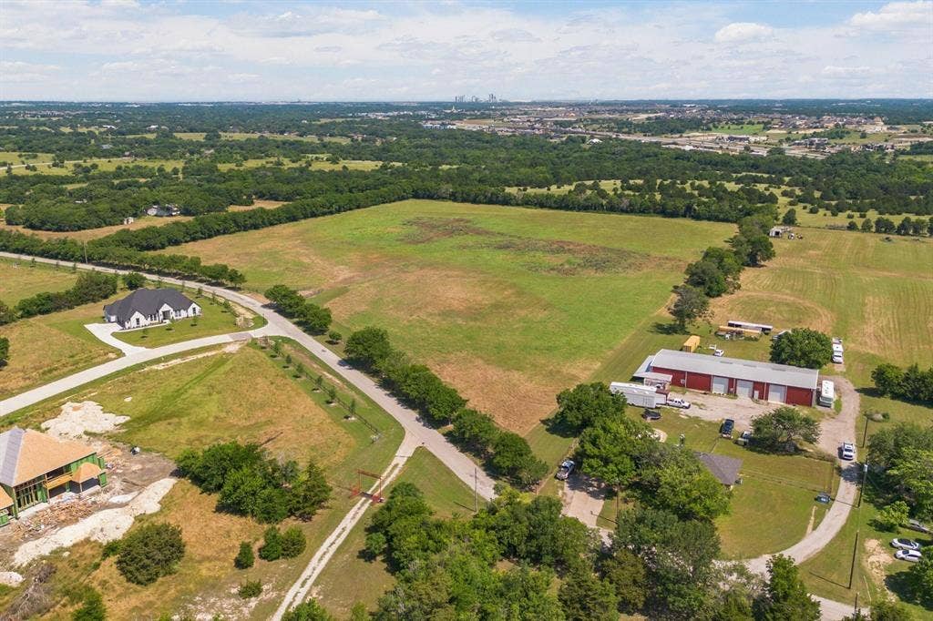 4611 Stout Road, Midlothian, TX 76065