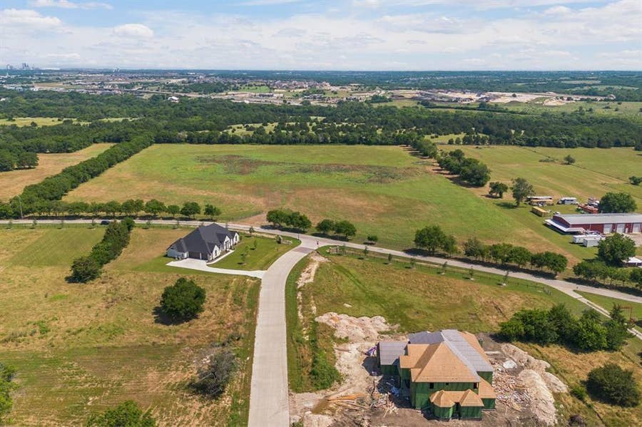 Property photo for 4611 Stout Road, Midlothian, TX