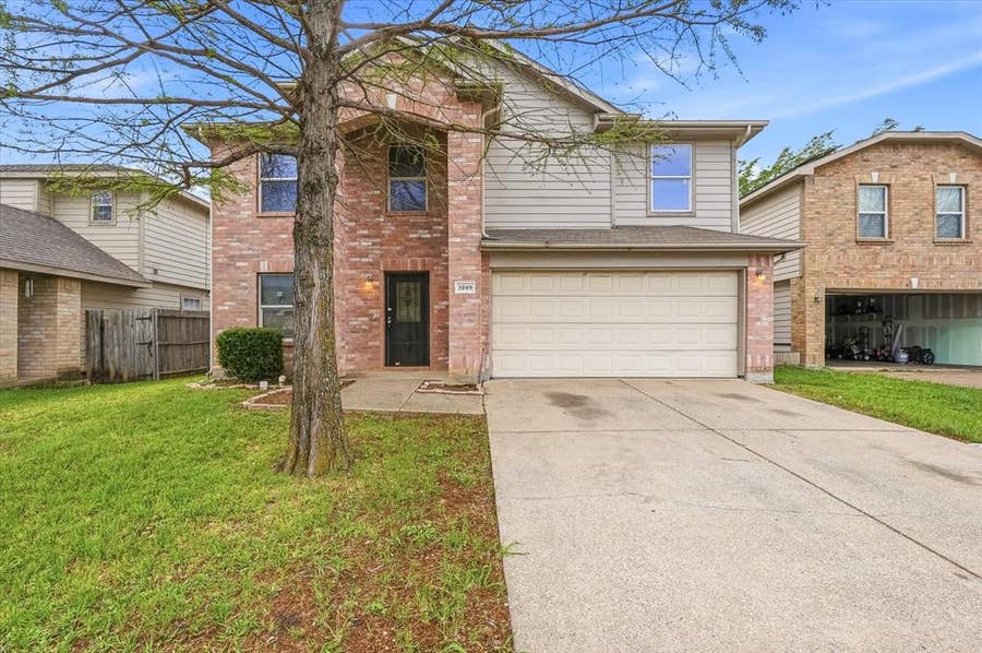 Property photo for 3009 Dusty Oak Drive, Dallas, TX