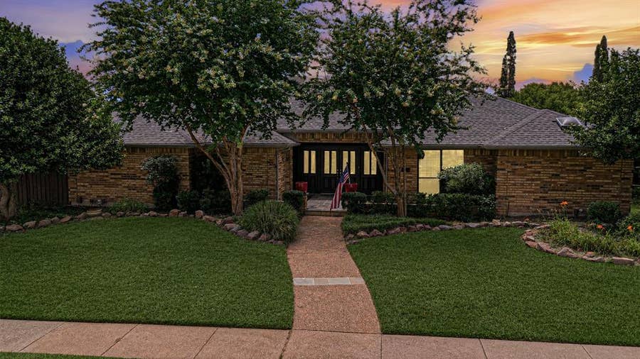 Property photo for 5832 Gallant Fox Lane, Plano, TX