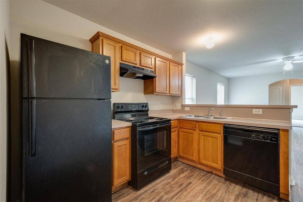 121 Cliff Heights Circle, Dallas, TX 75241 121 Cliff Heights Circle, Dallas, TX 75241