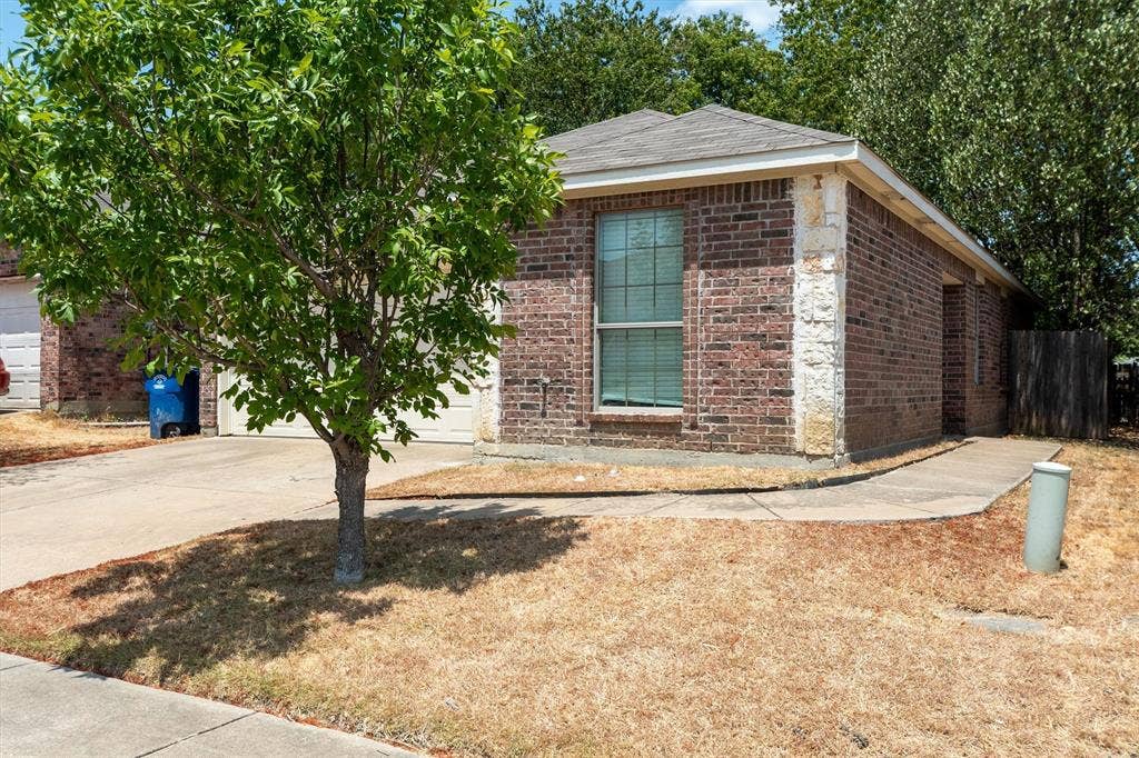 121 Cliff Heights Circle, Dallas, TX 75241 121 Cliff Heights Circle, Dallas, TX 75241