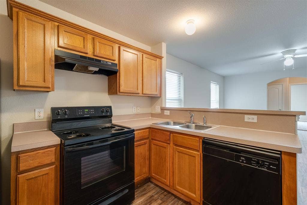 121 Cliff Heights Circle, Dallas, TX 75241 121 Cliff Heights Circle, Dallas, TX 75241