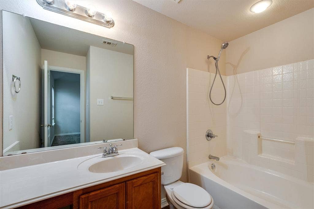121 Cliff Heights Circle, Dallas, TX 75241 121 Cliff Heights Circle, Dallas, TX 75241
