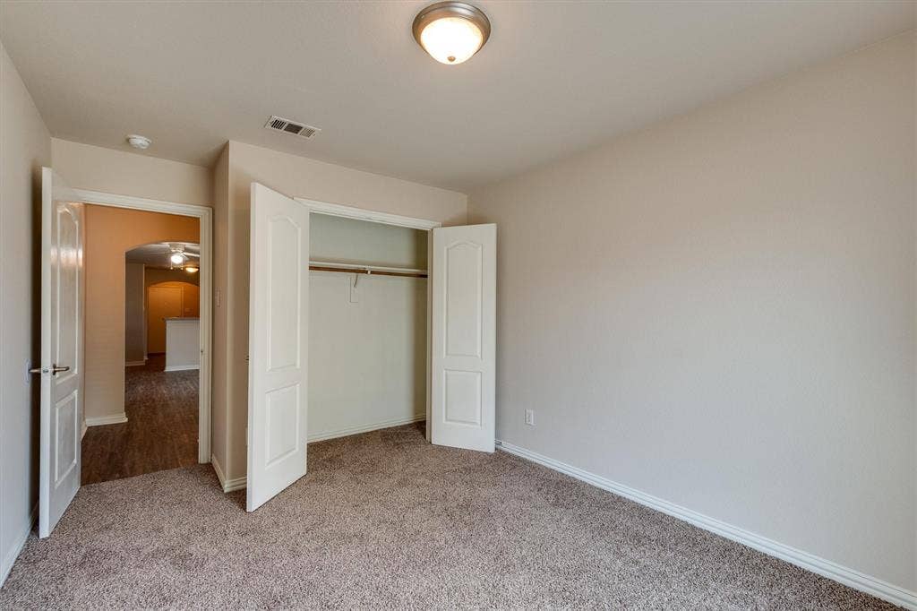 121 Cliff Heights Circle, Dallas, TX 75241 121 Cliff Heights Circle, Dallas, TX 75241