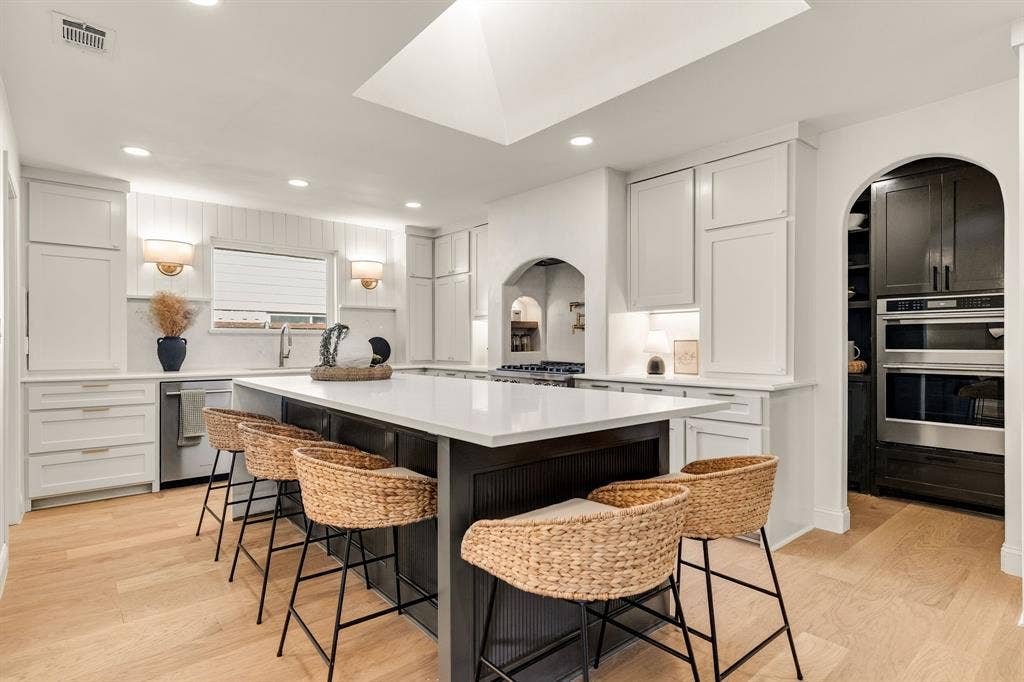 6812 Sedgwick Drive, Dallas, TX 75231 6812 Sedgwick Drive, Dallas, TX 75231