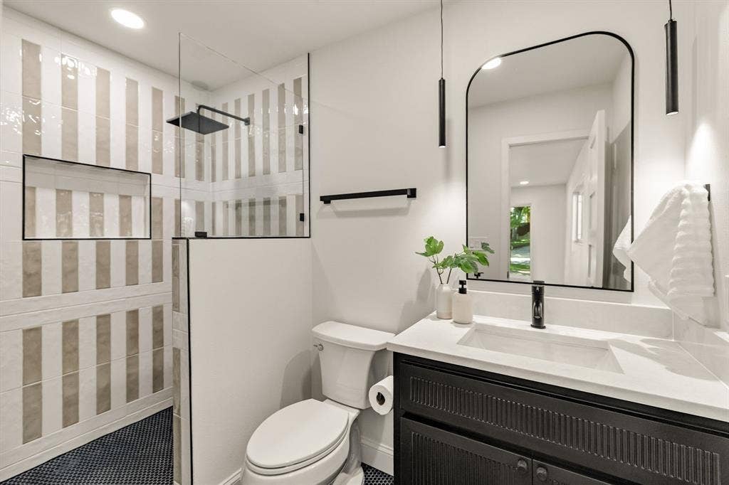 6812 Sedgwick Drive, Dallas, TX 75231 6812 Sedgwick Drive, Dallas, TX 75231