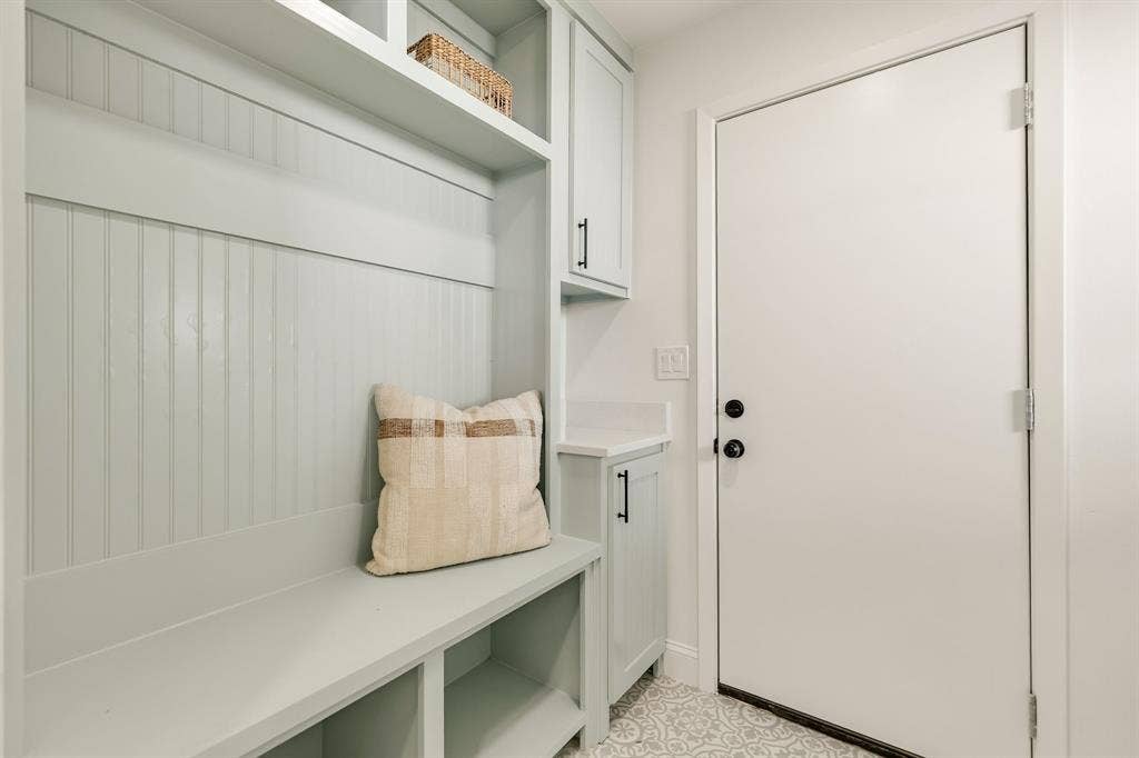 6812 Sedgwick Drive, Dallas, TX 75231 6812 Sedgwick Drive, Dallas, TX 75231