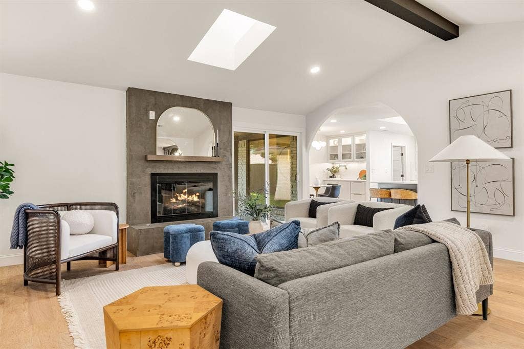6812 Sedgwick Drive, Dallas, TX 75231 6812 Sedgwick Drive, Dallas, TX 75231