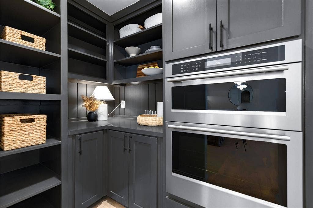 6812 Sedgwick Drive, Dallas, TX 75231 6812 Sedgwick Drive, Dallas, TX 75231