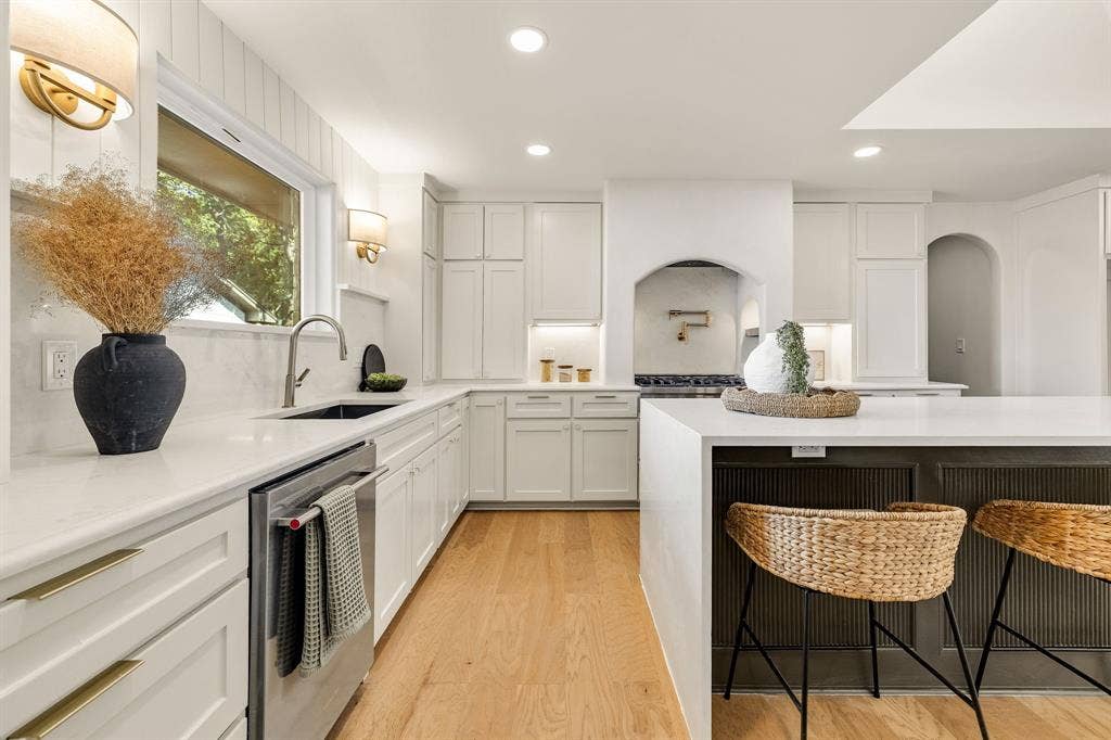 6812 Sedgwick Drive, Dallas, TX 75231 6812 Sedgwick Drive, Dallas, TX 75231