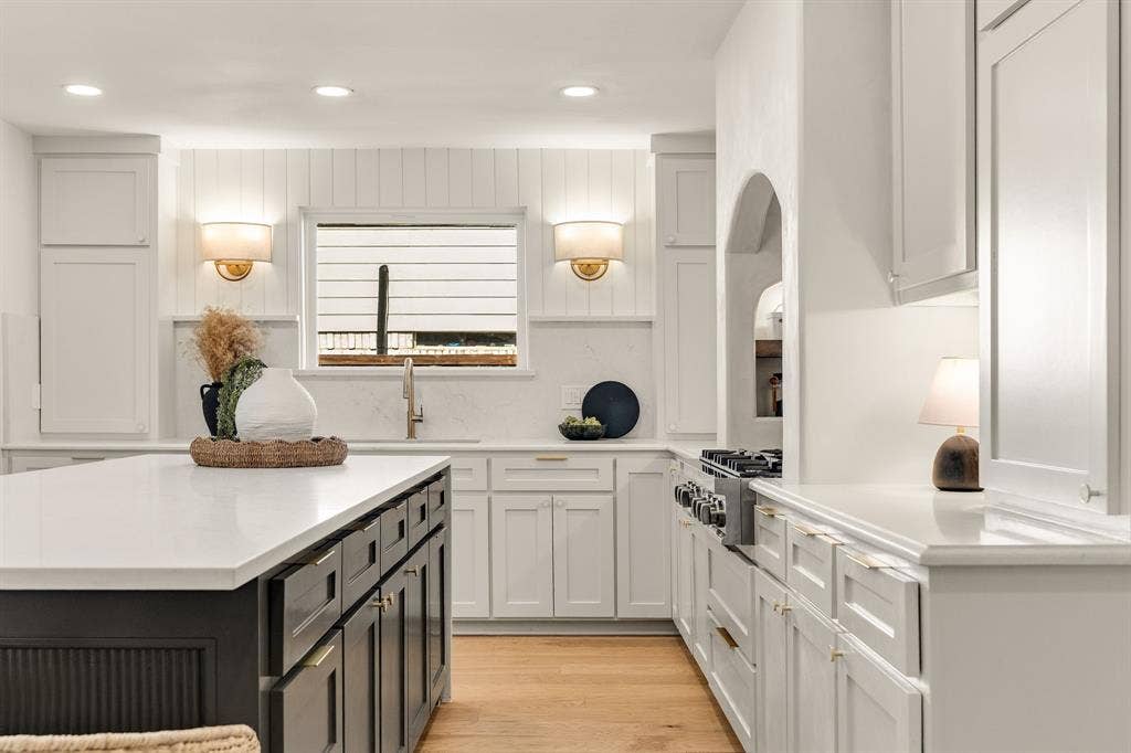 6812 Sedgwick Drive, Dallas, TX 75231 6812 Sedgwick Drive, Dallas, TX 75231