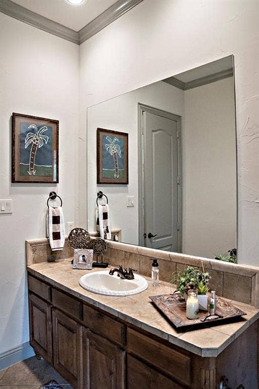 4700 Stonebridge Lane, Athens, TX 75751 Pool Bath