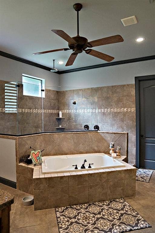 4700 Stonebridge Lane, Athens, TX 75751 Master Bath