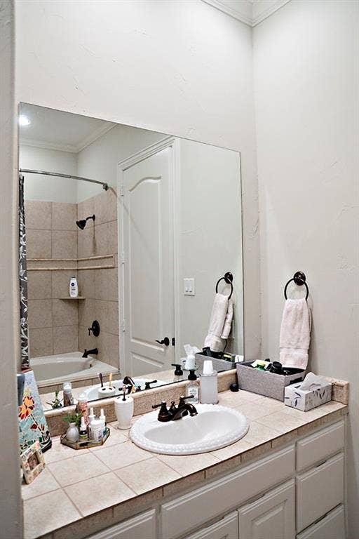4700 Stonebridge Lane, Athens, TX 75751 Guest Bath 2
