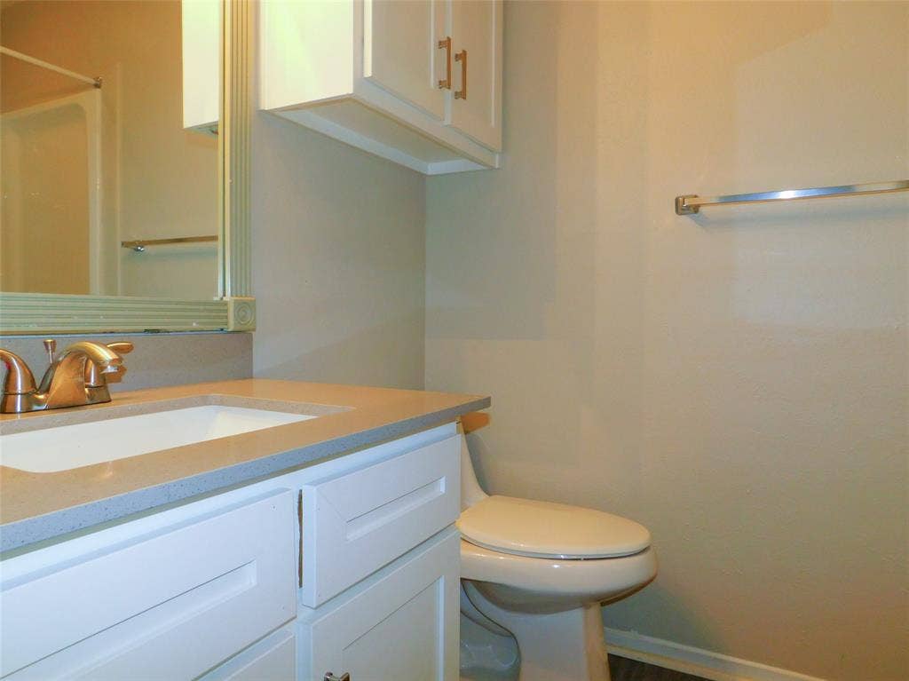 1137 Dallas Drive, Denton, TX 76205 1137 Dallas Drive, Denton, TX 76205