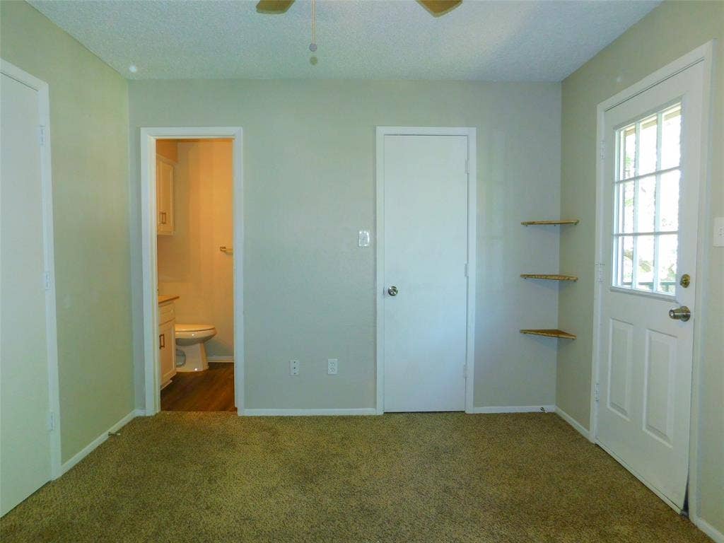 1137 Dallas Drive, Denton, TX 76205 1137 Dallas Drive, Denton, TX 76205
